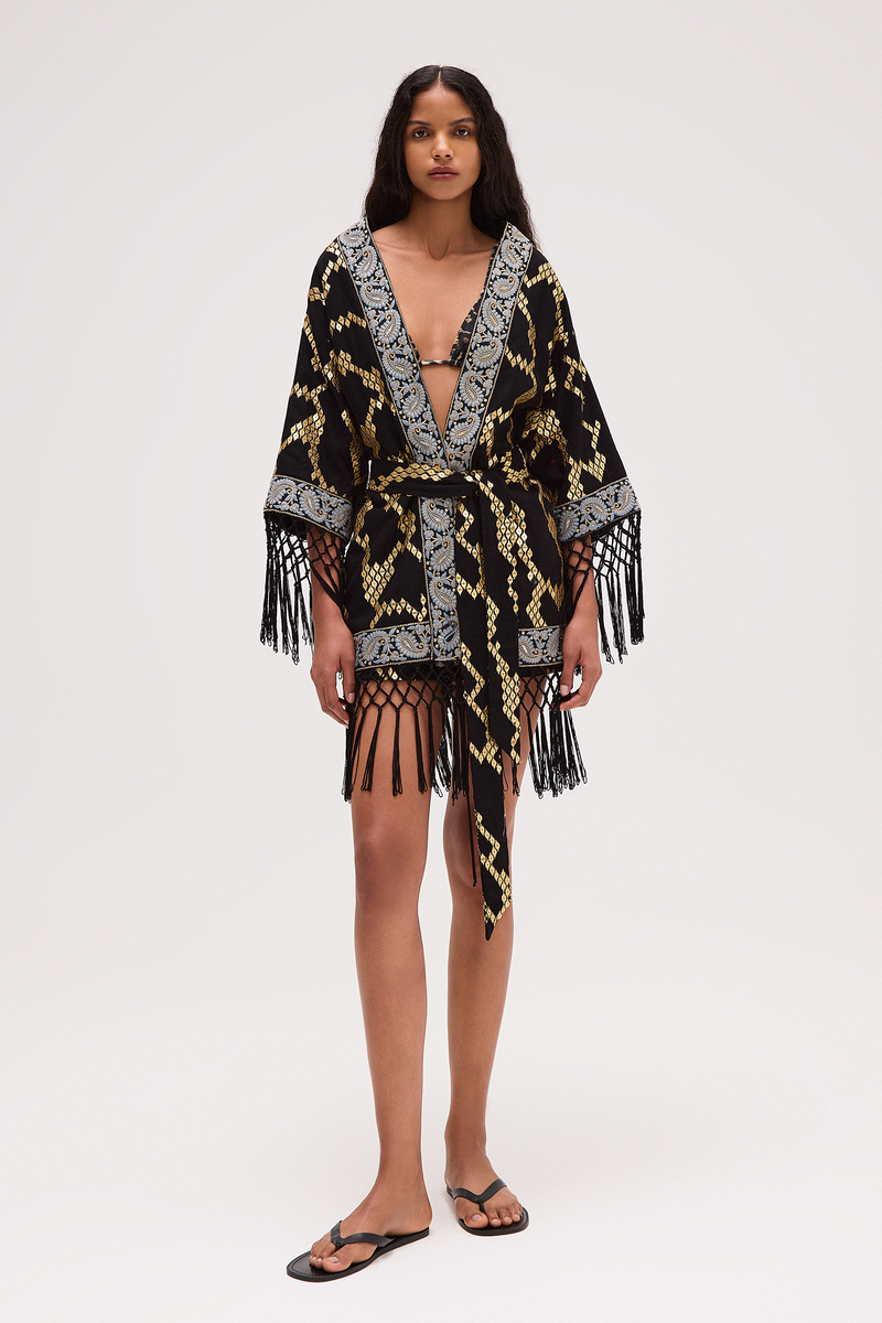 KIMONO JACQUARD DOURADO PASSAMANARIA E FRANJAS PRETO (8720248242403)